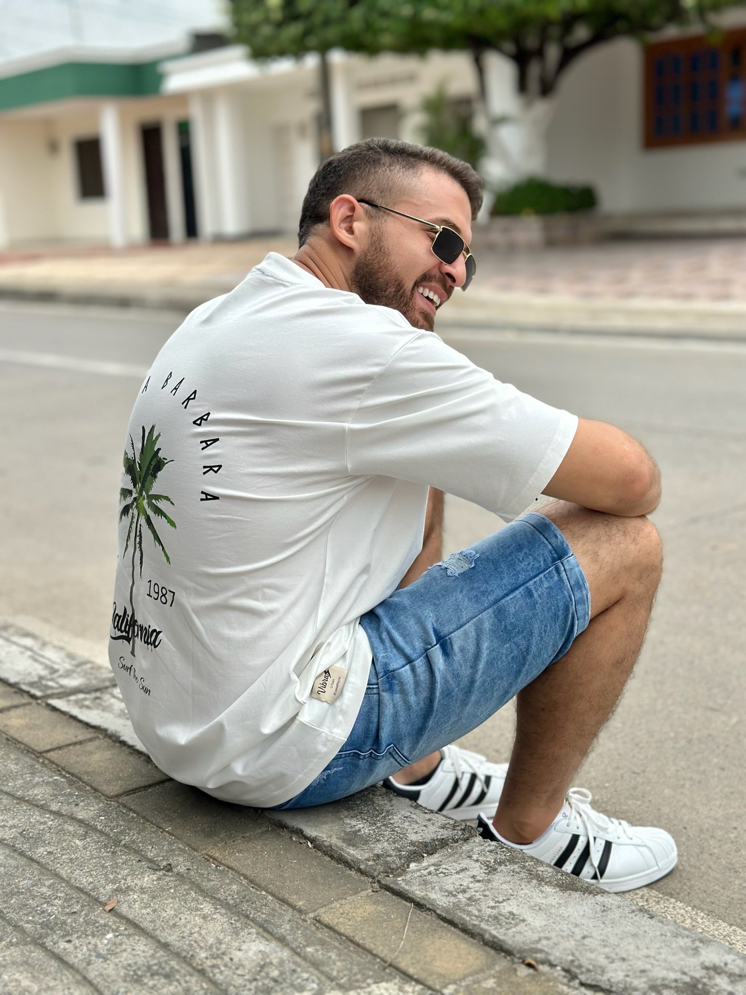 CAMISETA OVER VIBRAS