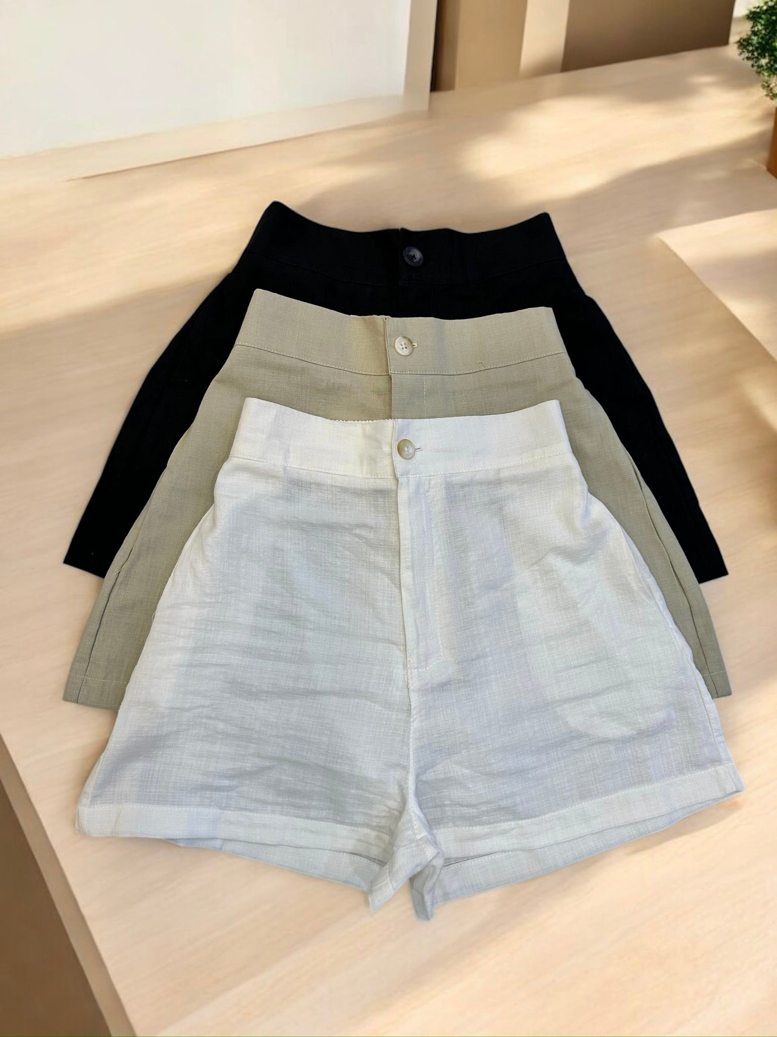 SHORT GRECIA